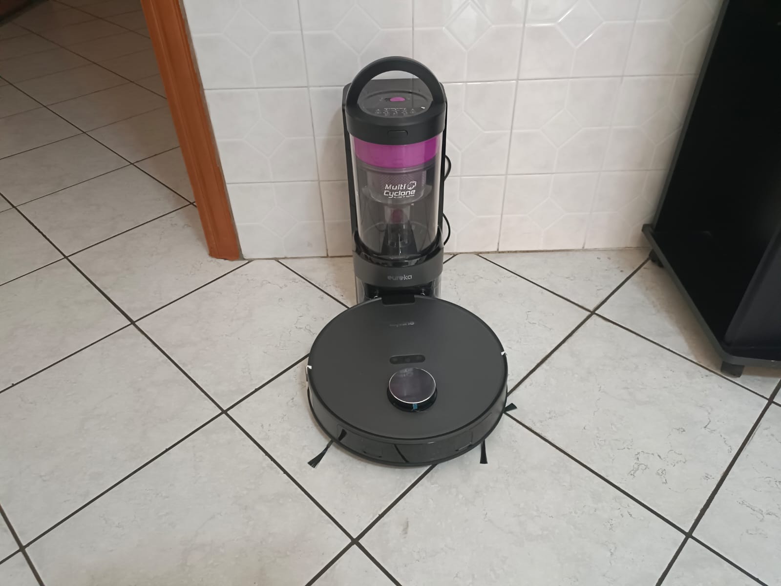 Eureka E20 Plus robot aspirapolvere, stazione di svuotamento automatica senza sacchetto: Recensione e Opinioni